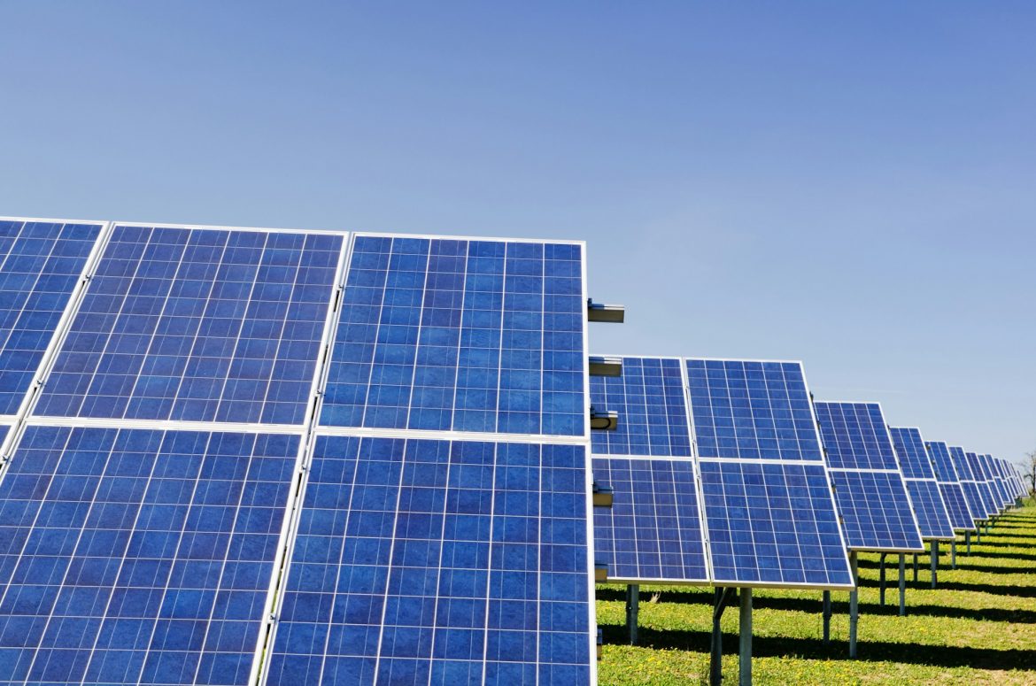 Deutschlands Energiewende: Innovative Solarprojekte und ambitionierte Windkraftpläne